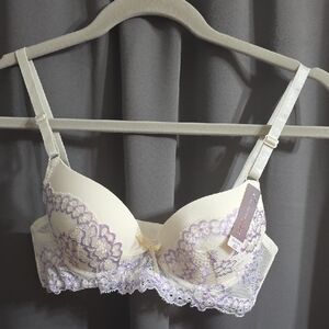 NWT Sofra Intimates Women's Bra Cream/Purple Lacy Underwire Padded Sexy Sz 32A